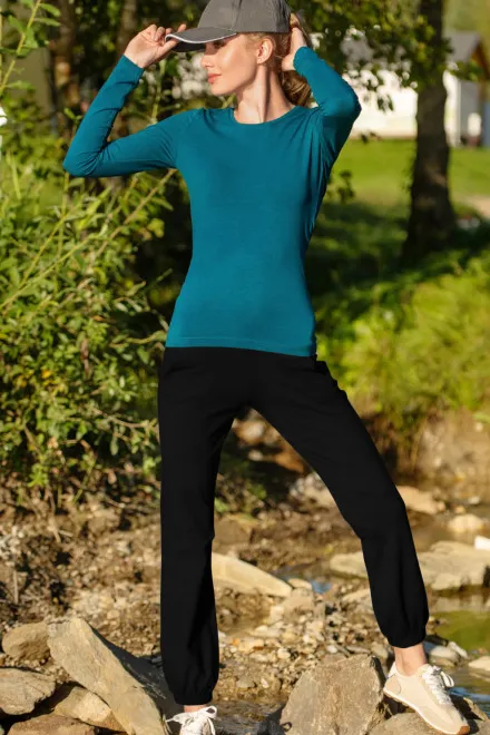 Dámske tepláky s vreckami, čierna