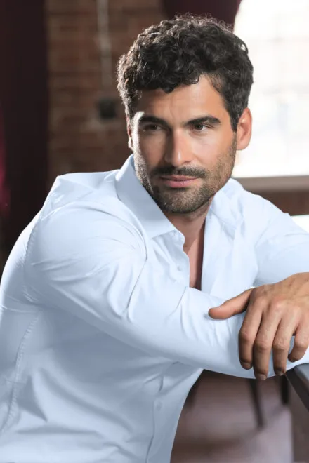 Pánska košeľa s dlhým rukávom slim fit, svetlo modrá